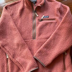 Patagonia 1/2 zip fleece in Size Large